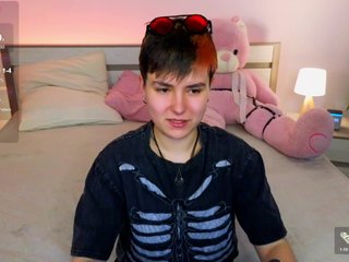エロティックなビデオチャット CharlieeAdams