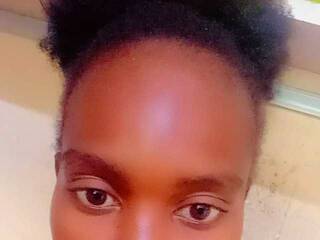 エロティックなビデオチャット Charmydol