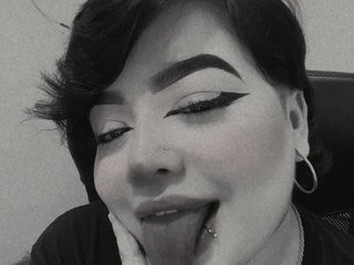 エロティックなビデオチャット cherry-bluue