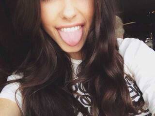 エロティックなビデオチャット CherryLaNude