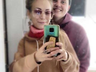 エロティックなビデオチャット Chery-n-Nana