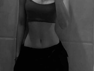 エロティックなビデオチャット cheryyyyay