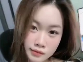 エロティックなビデオチャット ChinnyXia