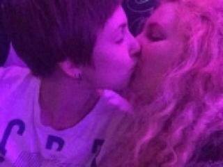 エロティックなビデオチャット chlorid