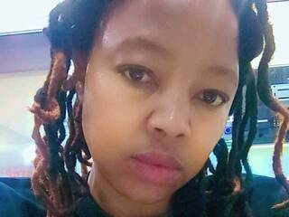 エロティックなビデオチャット Chocolatelipsx