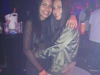 エロティックなビデオチャット CloverTwin