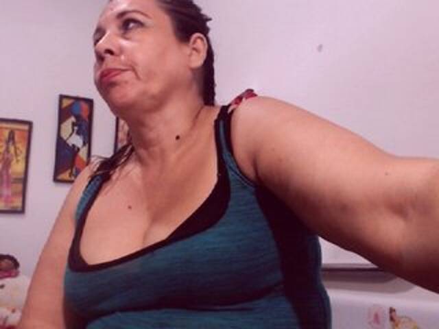 ブロードキャストスクリーンショット CrazyAgatar