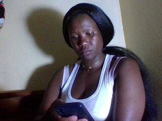 エロティックなビデオチャット Creamier25