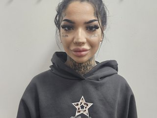 エロティックなビデオチャット CreamyInk