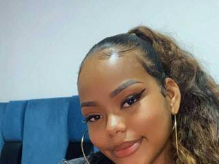 エロティックなビデオチャット CrissMillerr1