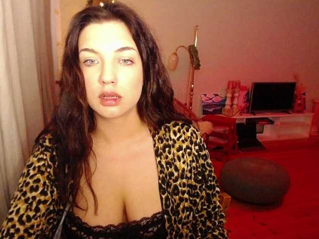 写真 CroftLaraxxx #joi #cei #cbt #sexy #brunette #biglips #laracroft #bigboobs #boobs #roleplay #hot #dom #femdom #fetish