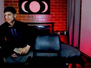 エロティックなビデオチャット CurlyScarlett13