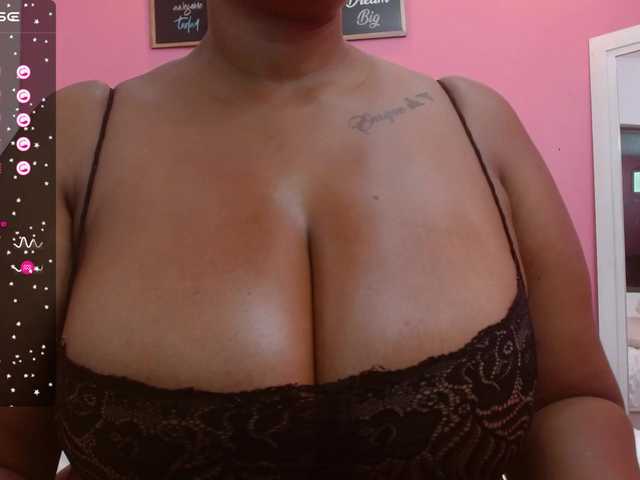 ブロードキャストスクリーンショット curvymommyy