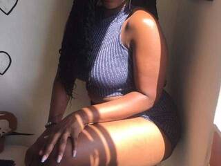 エロティックなビデオチャット Cyntia-cossio