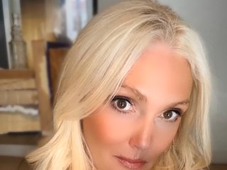 エロティックなビデオチャット DaisyHotwife