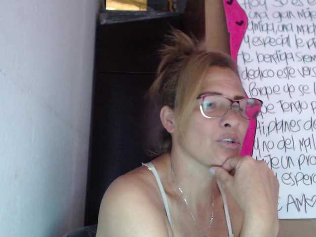 ブロードキャストスクリーンショット Daniela-hot1