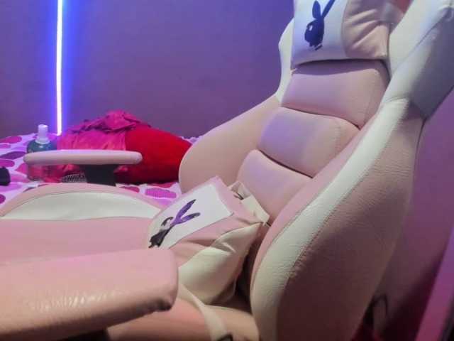 ブロードキャストスクリーンショット daniela-moon