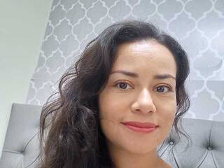 エロティックなビデオチャット danielaagudel