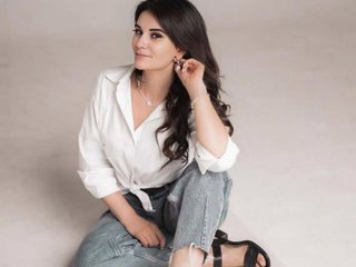 エロティックなビデオチャット DarinaKarlotta
