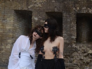 エロティックなビデオチャット DarkDollsi