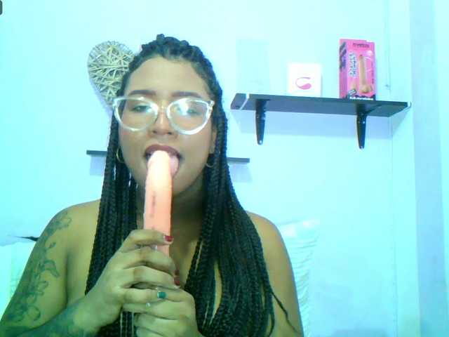 写真 darkessenxexx1 Hi my loveI'm very horny today And I want to ride you @total tokens At this moment I have @sofar tokens, Help me to fulfill it, they are missing @remain tokens