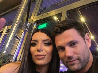 エロティックなビデオチャット Daveeveline21