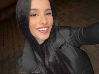 エロティックなビデオチャット DeeaLexa