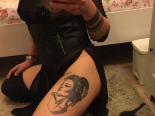 エロティックなビデオチャット DesireeGold