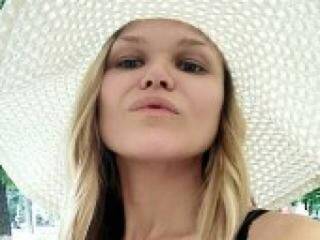 エロティックなビデオチャット diannasky