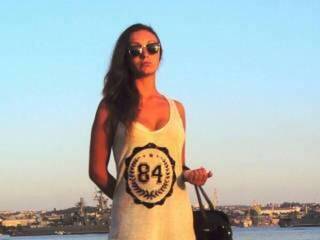 エロティックなビデオチャット dinaenjoy