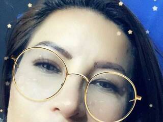 エロティックなビデオチャット Dinawet