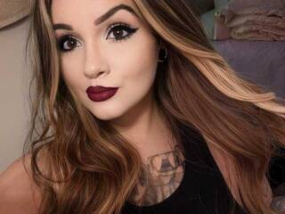 エロティックなビデオチャット Doll4Sir