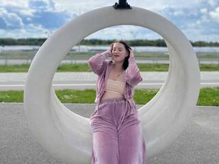 エロティックなビデオチャット DollVice