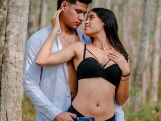 エロティックなビデオチャット DomAndRose