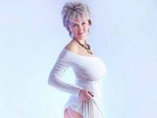 エロティックなビデオチャット dora17