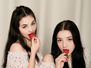 エロティックなビデオチャット DoubleTrouble4Daddy