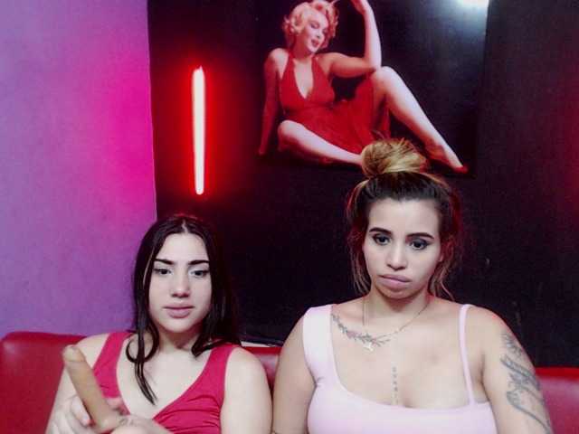 写真 duosexygirl hi welcome to our room, we are 2 latin girls, we wanna have some fun, send tips for see tittys, asses. kisses, and more