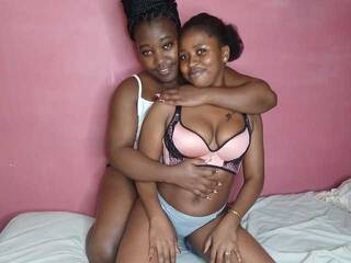 エロティックなビデオチャット EboniesBelle