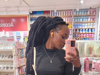 エロティックなビデオチャット Ebonycutelyn