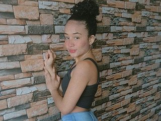 エロティックなビデオチャット EbonyPrincesss