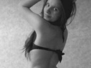 エロティックなビデオチャット ele1onora18