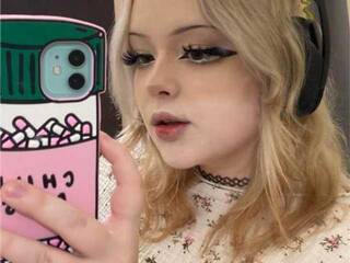 エロティックなビデオチャット SleepyHeadCat