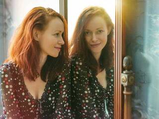 エロティックなビデオチャット elfire