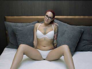 エロティックなビデオチャット ElinaRubels