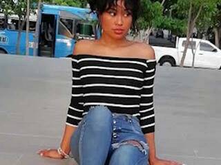 エロティックなビデオチャット elisamarchel