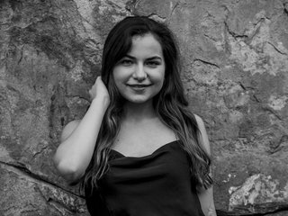 エロティックなビデオチャット EllaNice