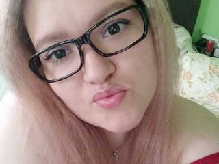 エロティックなビデオチャット Ellaryy