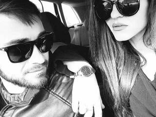 エロティックなビデオチャット EllaXKane