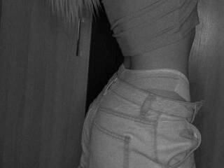 エロティックなビデオチャット Ellievans