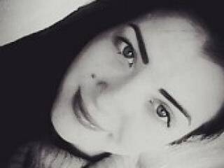 エロティックなビデオチャット elllove